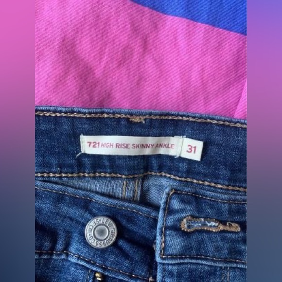 Levis Ankle Jeans - Picture 1 of 4